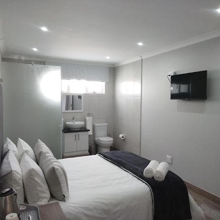 Blue Owl Guest House มอสเซิลเบย์ ภายนอก รูปภาพ