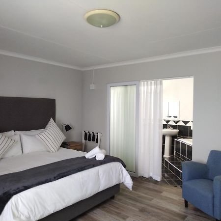 Blue Owl Guest House มอสเซิลเบย์ ภายนอก รูปภาพ