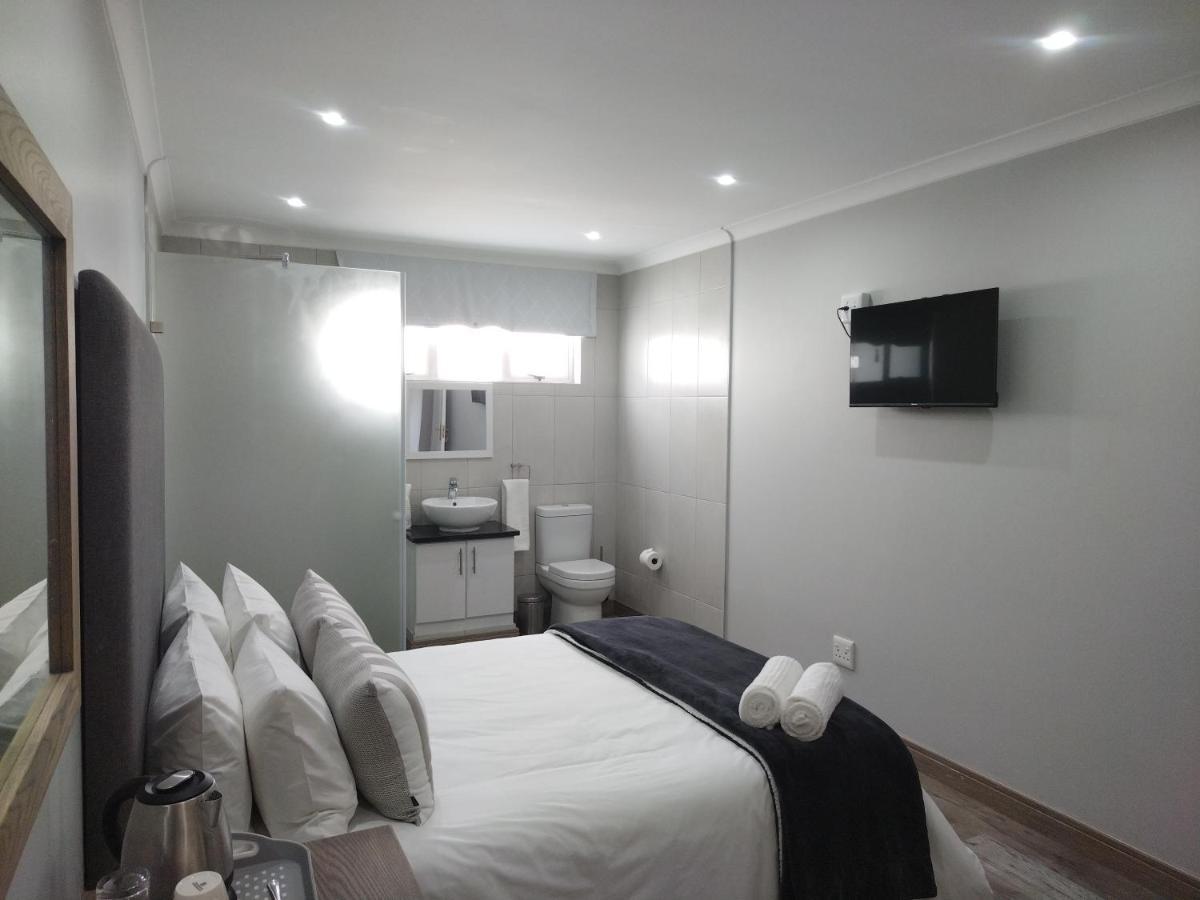 Blue Owl Guest House มอสเซิลเบย์ ภายนอก รูปภาพ