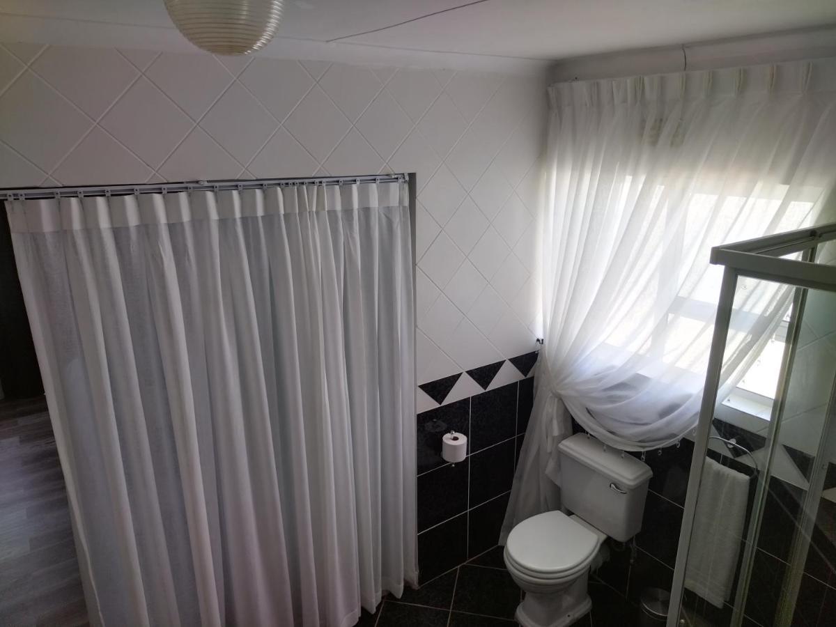 Blue Owl Guest House มอสเซิลเบย์ ภายนอก รูปภาพ