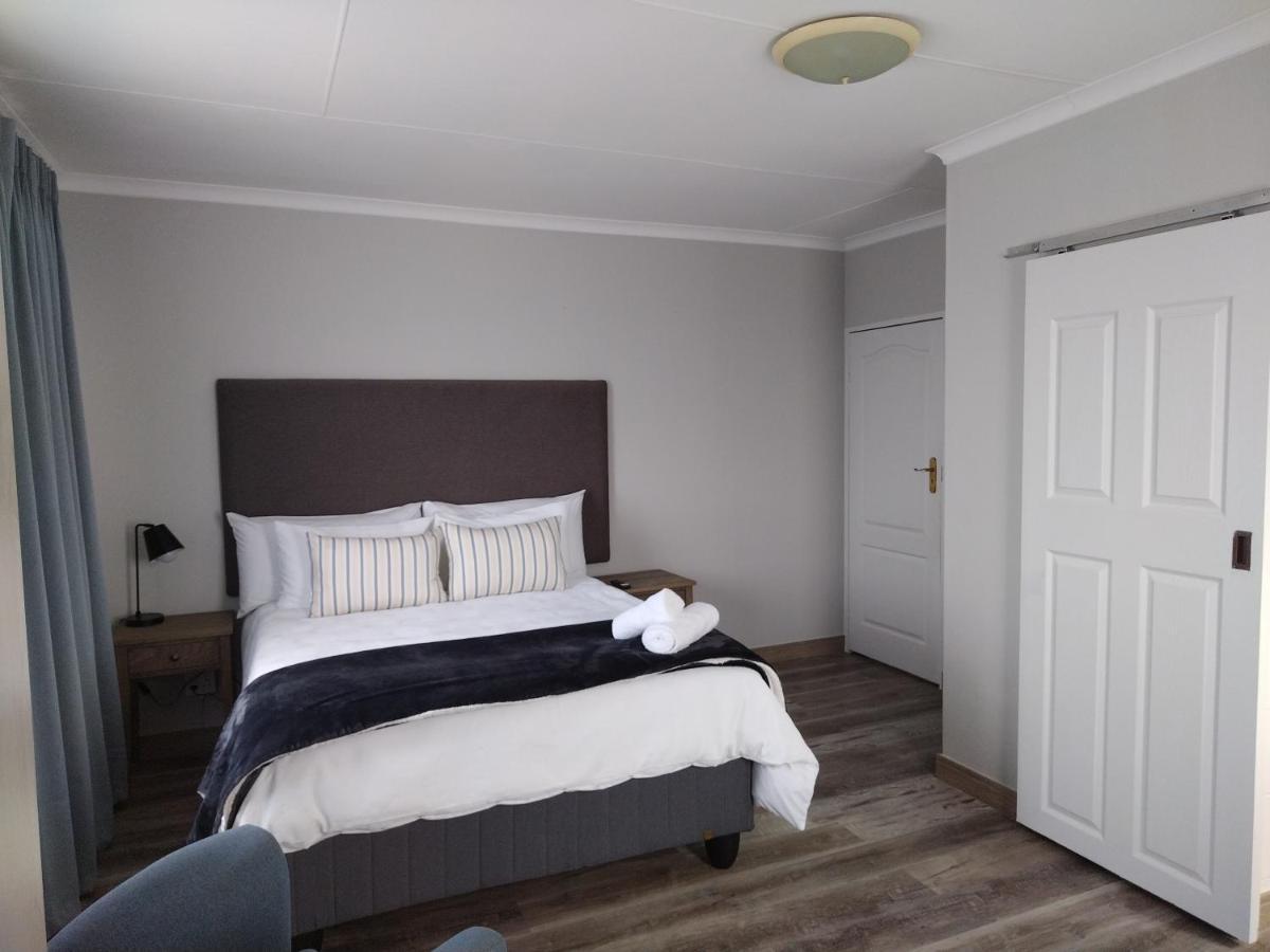 Blue Owl Guest House มอสเซิลเบย์ ภายนอก รูปภาพ